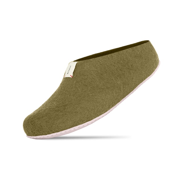 Green on sale slippers mens